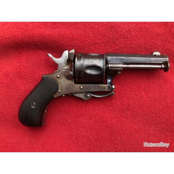 Beau petit revolver calibre 320 Saint �tienne