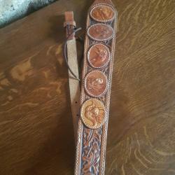 bretelle en cuir sculpter