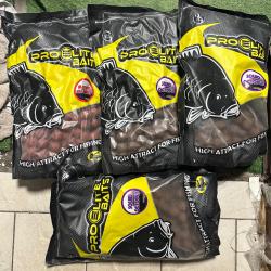 Op 1 � lot de 14kg de Bouillettes pro &eacute;lite baits 24mm lot 47
