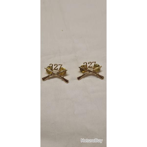 Crest 327 infantry  Insigne de col US WW2