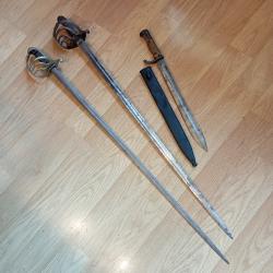 Ensemble d'armes blanches pour restauration