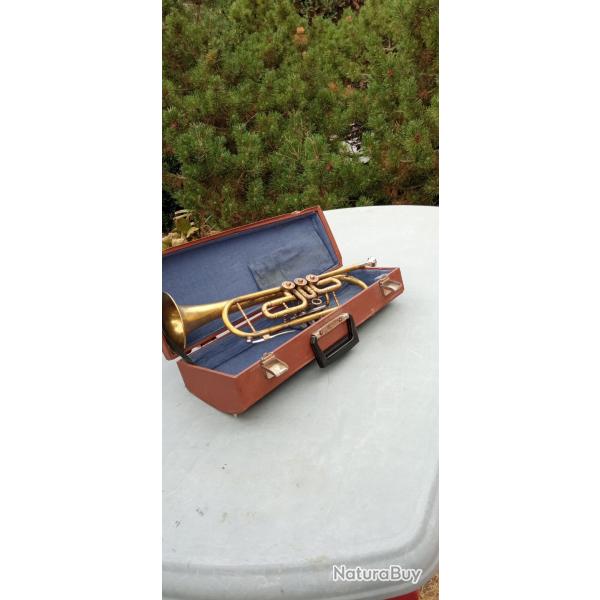 Trompette � palette ancienne compl�te avec embouchure et valise d'origine
