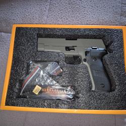 R&eacute;plique airsoft p226 de la marque raven