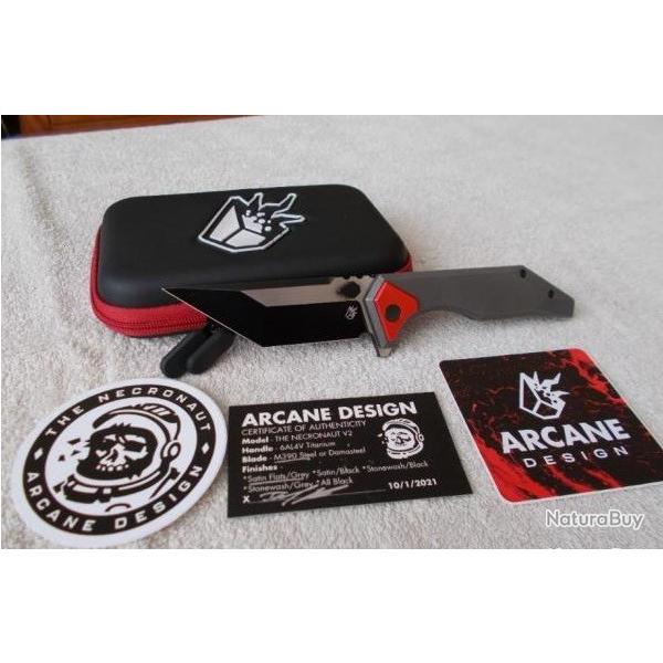 COUTEAU ARCANE DESIGN THE NECRONAUT V2 /LAME TANTO ACIER M390/ MANCHE EN TITANE/ COLLECTOR USA KNIFE
