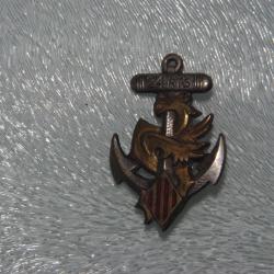 INSIGNE COLONIAL EN 1939 ---- 24 &deg; REGIMENT TIRAILLEURS SENEGALAIS  -----D.BER DEPOSE -----------