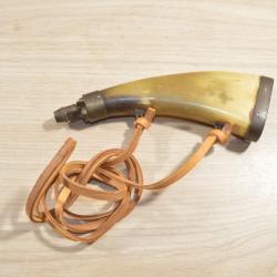 Ancienne peitite poire &agrave; poudre pour pistolet / revolver chasse corne ancien (24)