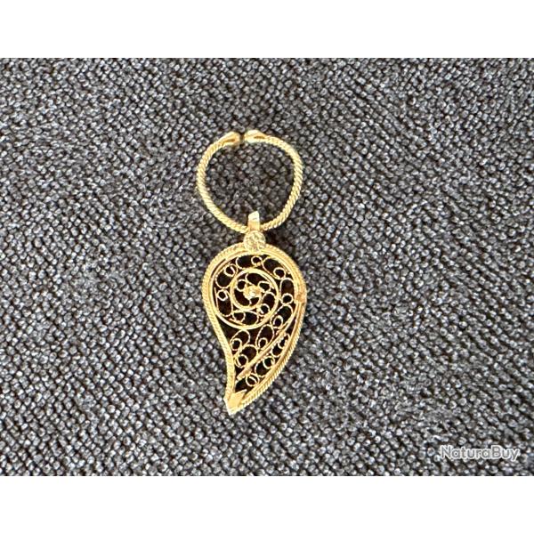 Pendentif or massif 18 carats - filigrane - peut �tre port� en boucles d'oreilles