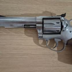 Je vends un MR88 5"1/4 inox 357magnum en excellent &eacute;tat.