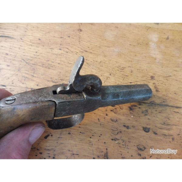 pistolet poudre noire petit probleme sur le ressort qui est tres sensible.