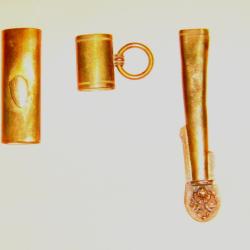 Chape, b&eacute;li&egrave;re, et bouterolle en laiton, anciennes, pour fourreau de sabre mod&egrave;les 1837, 1853, 1891.