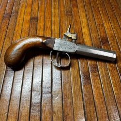 BEAU PISTOLET DE D&Eacute;FENSE A COFFRE GRAV&Eacute;