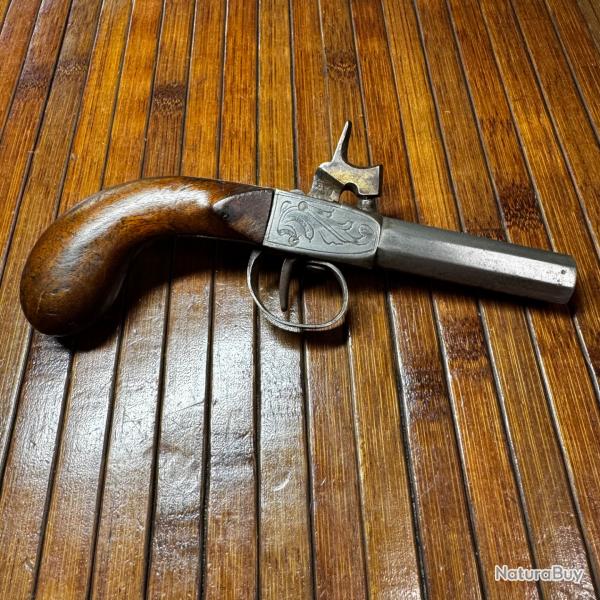 BEAU PISTOLET DE D�FENSE A COFFRE GRAV�