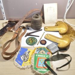 Lot militaire fond de tiroir patte d'&eacute;paule fanion bretelle insigne lot &agrave; trier HS (19)