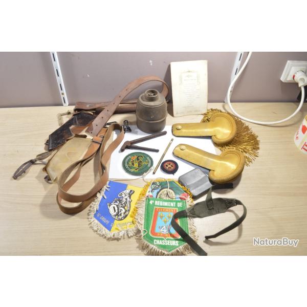 Lot militaire fond de tiroir patte d'�paule fanion bretelle insigne lot � trier HS (19)