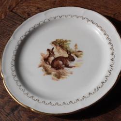 Assiette &agrave; dessert motif lapins de garenne porcelaine de VIERZON
