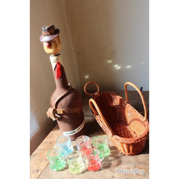 Bouteille d�cor�e motif chasseur avec verres