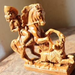 Statue cavali&egrave;re avec son chien