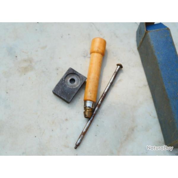 CHASSE rechargement - Excellent d�samorceur clou CAL 16 Neuf et boite ann�es 1930/40