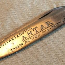AUTOMOBILIA - rare canif ANTAR MICHELIN cric et coffret &agrave; outils ANTAR Patard Thiers ref CAB25CNR009