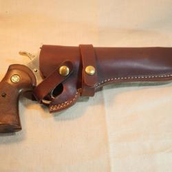 Etui Colt SSA 45 RANGER marqu&eacute; avec un K &eacute;tui ouvert crosse non couverte ref EBR24UMA002