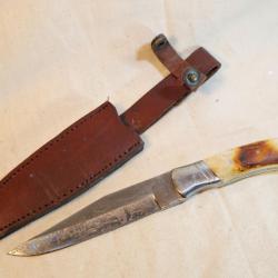 Couteau de chasse ou western lame &agrave; d&eacute;cor de chien de prairie ref EBR24CHA011