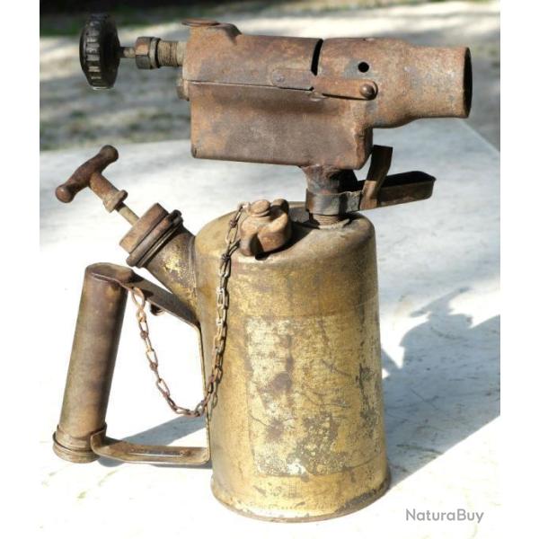 Authentique lampe SABLE pr�chauffage carter blind� troupe d'occupation Normandie 1944 IFS24LAM001