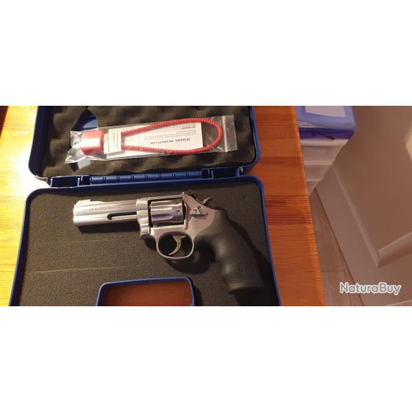 Revolver S & Wesson 617