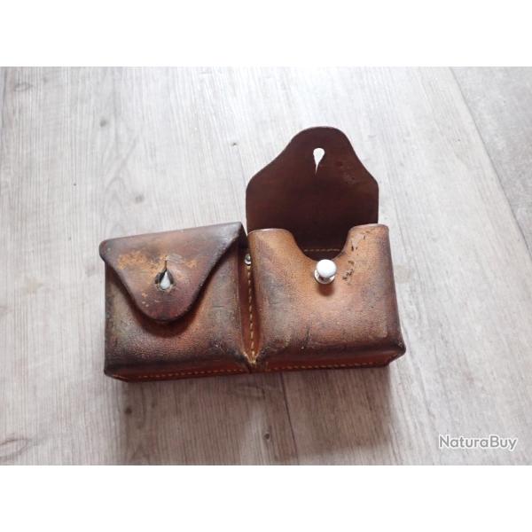 1954 - CARTOUCHIERE SUISSE pour transport de 4 clips, soit 24 cartouches. Top TAR