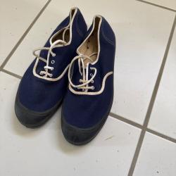 vend chaussure en toile guerre d'indo