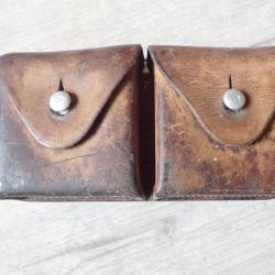 1955 - CARTOUCHIERE SUISSE pour transport de 4 clips, soit 24 cartouches en toute s&eacute;curit&eacute;.