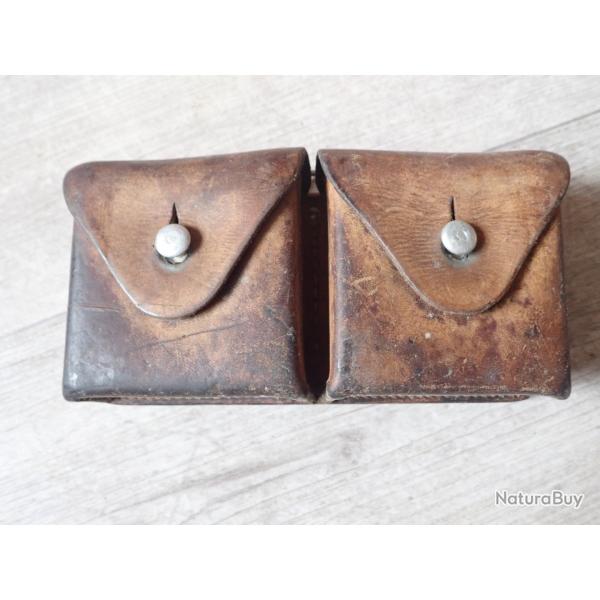 1955 - CARTOUCHIERE SUISSE pour transport de 4 clips, soit 24 cartouches en toute s�curit�.
