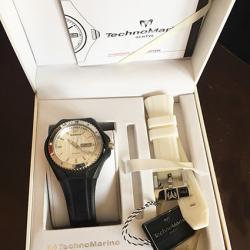 Montre de plong&eacute;e