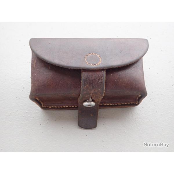 1933 : Trousse, pochette � mat�riel, entretien parabellum P06, P06/24 Suisse ou r�volver 1882/29.