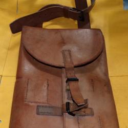ETUI POCHETTE EN CUIR POUR LANCE FUSEE DE L'ARMEE FRANCAISE DE 1951 ( TAMPON PEU LISIBLE ) &nbsp; , AVEC