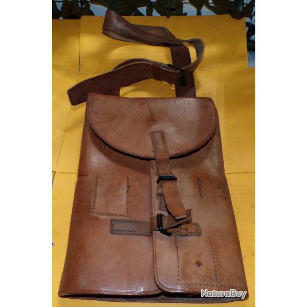 ETUI POCHETTE EN CUIR POUR LANCE FUSEE DE L'ARMEE FRANCAISE DE 1951 ( TAMPON PEU LISIBLE ) � , AVEC