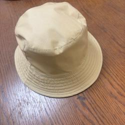 Bob beige taille 57 a vendre aux ench&egrave;re destockage magasin