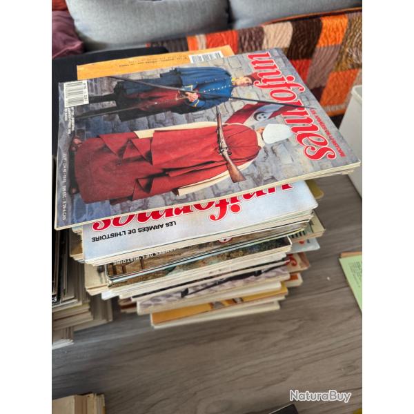 Lot revues LES ARMES DE L'HISTOIRE & UNIFORMES, ARMES & UNIFORMES, GAZETTE DES UNIFORMES