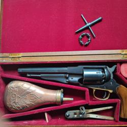 Pistolet new Navy cal 36 le contenant de la poudre noire est vide