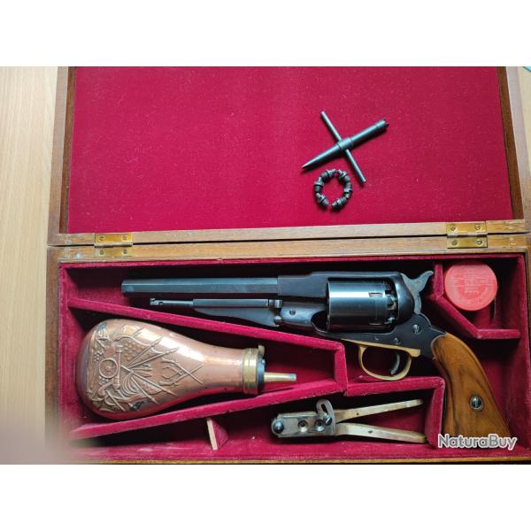Pistolet new Navy cal 36 le contenant de la poudre noire est vide