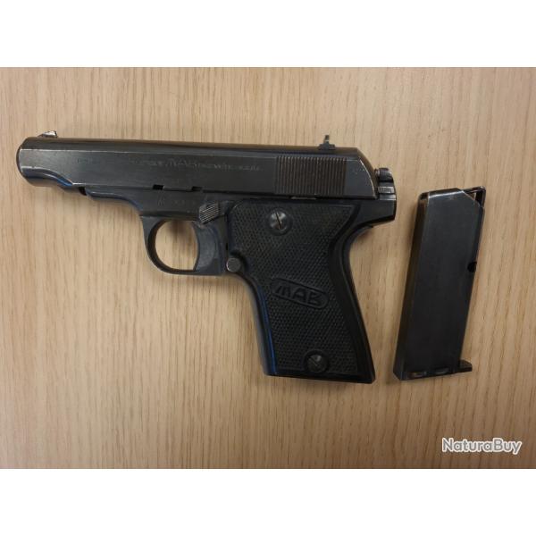 Pistolet MAB C calibre 7.65 mm