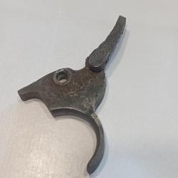 D&eacute;tente avec doigt &eacute;l&eacute;vateur pour revolver d'ordonnance Mle 1892.