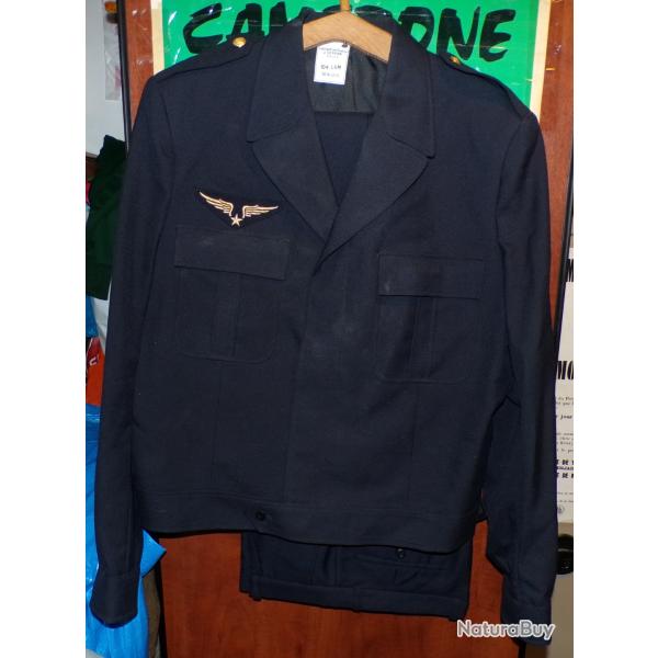 UNIFORME DE L'ARMEE DE L'AIR FRANCAISE , LA VESTE TAILLE 104 SOIT 41-42 OU L EN CIVIL ET LE PANTALON