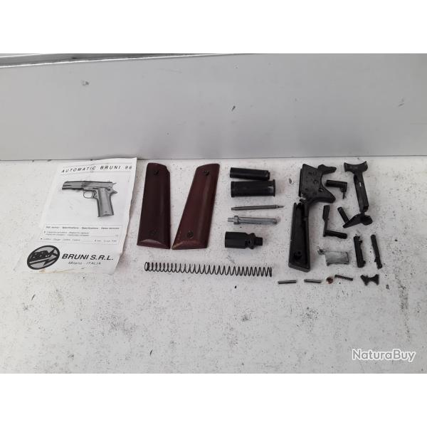 Lot de pieces pour pistolet Bruni 96 cal.9mm pak