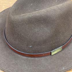 chapeau de chasse marron taille 59 a vendre aux ench&egrave;re destockage armurerie chasse