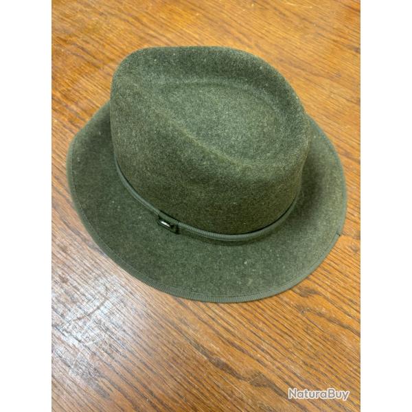 chapeau de chasse vert taille 59 a vendre aux ench�re destockage armurerie chasse