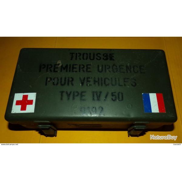 SERVICE DE SANTE : BOITE SECOURS PREMIERE URGENCE POUR VEHICULE N� IV/50, DIMENSION 24CM X 12 CM , P