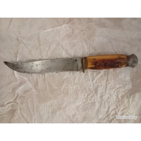 Poignard de combat US WWII mod�le dit " theater knife"Manche en cerf. Pi�ce du terrain.