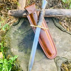 dague de chasse d'artisan / loupe de peuplier / fourreau cuir / &eacute;cusson cerf / lame inox