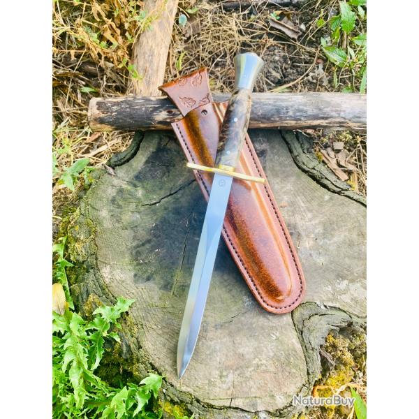 dague de chasse d'artisan / loupe de peuplier / fourreau cuir / �cusson cerf / lame inox