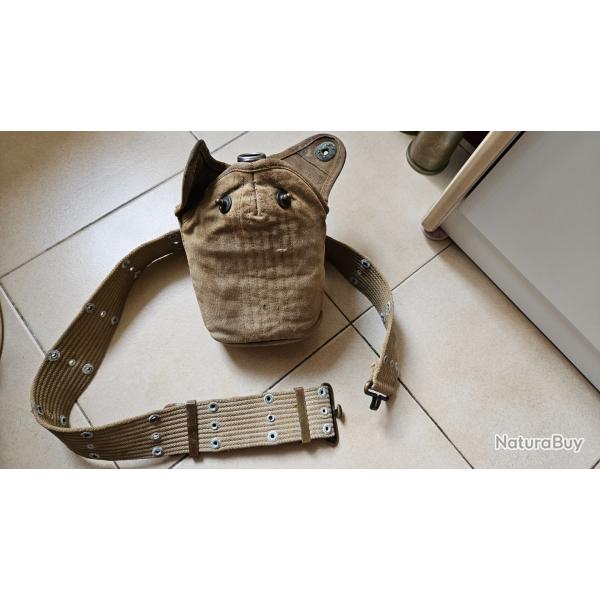 Gourde US SMCO 1944 incompl�te avec ceinturon et housse